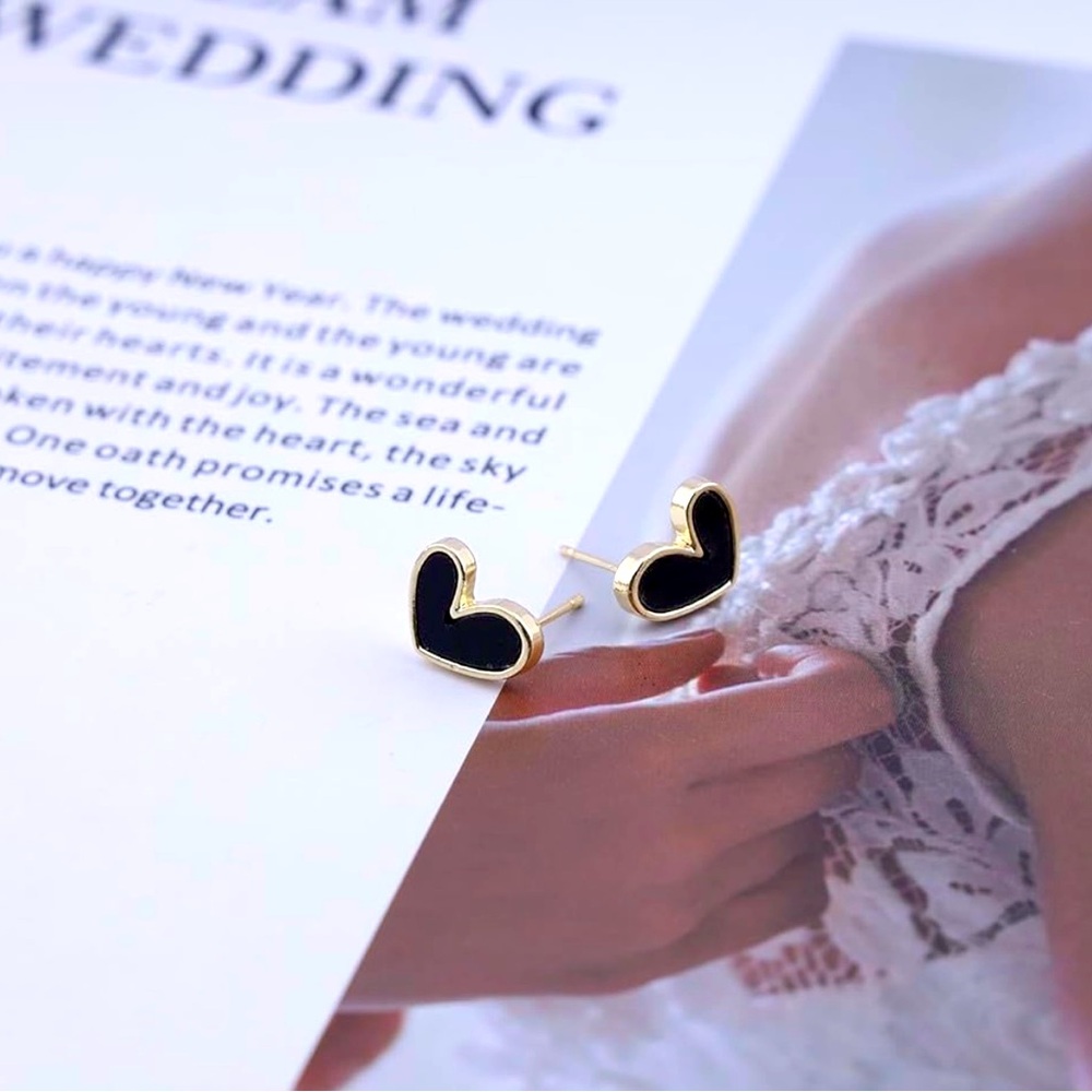 NWT Handcrafted  Riley Imperfect Hearts - black earrings
Helps moms in need